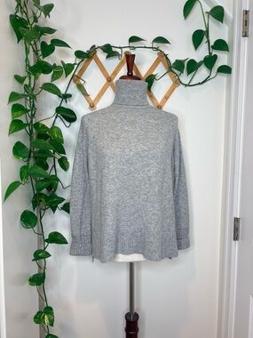 J. CREW Turtleneck Sweater In Supersoft Yarn In Heathered Gray